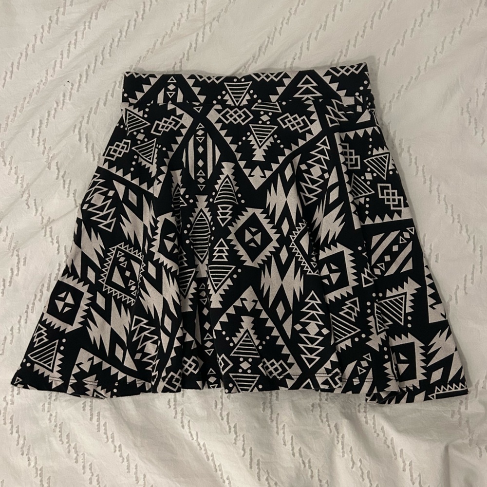 Victoria’s Secret PINK High Waist Black White Aztec Skater Stretch Skirt XS